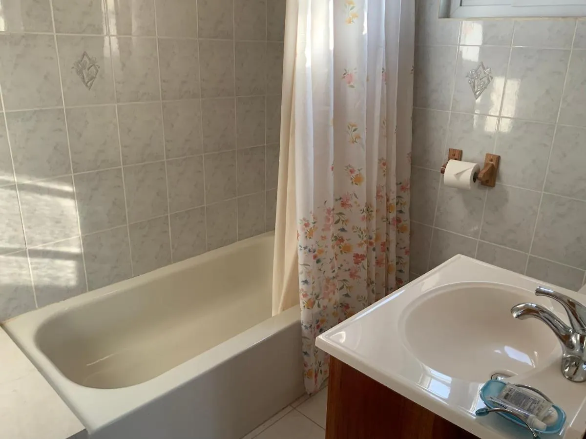 Semesterbostad Poinciana House Villa Montego Bay