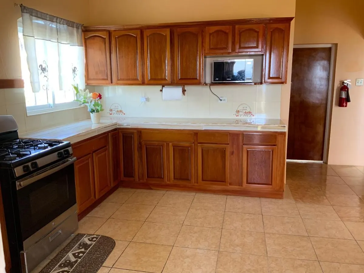 Poinciana House Villa Montego Bay Semesterbostad