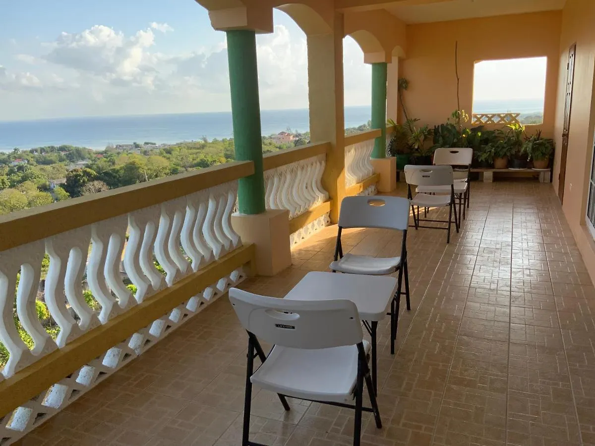 Semesterbostad Poinciana House Villa Montego Bay