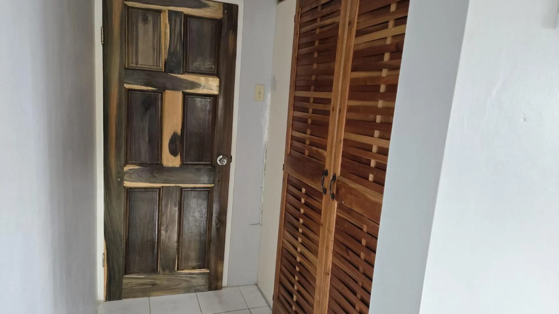 Semesterbostad Poinciana House Villa Montego Bay