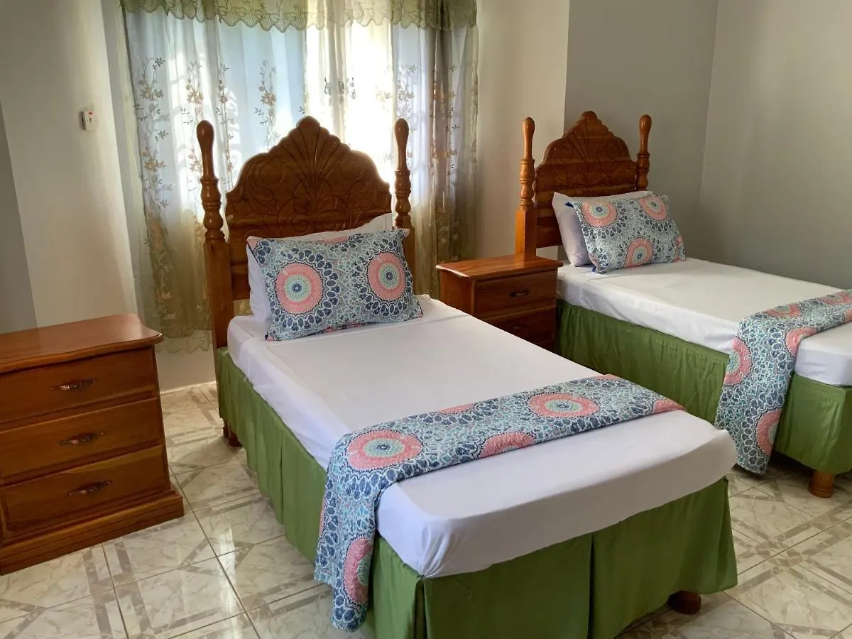 Poinciana House Villa Montego Bay Feriehus